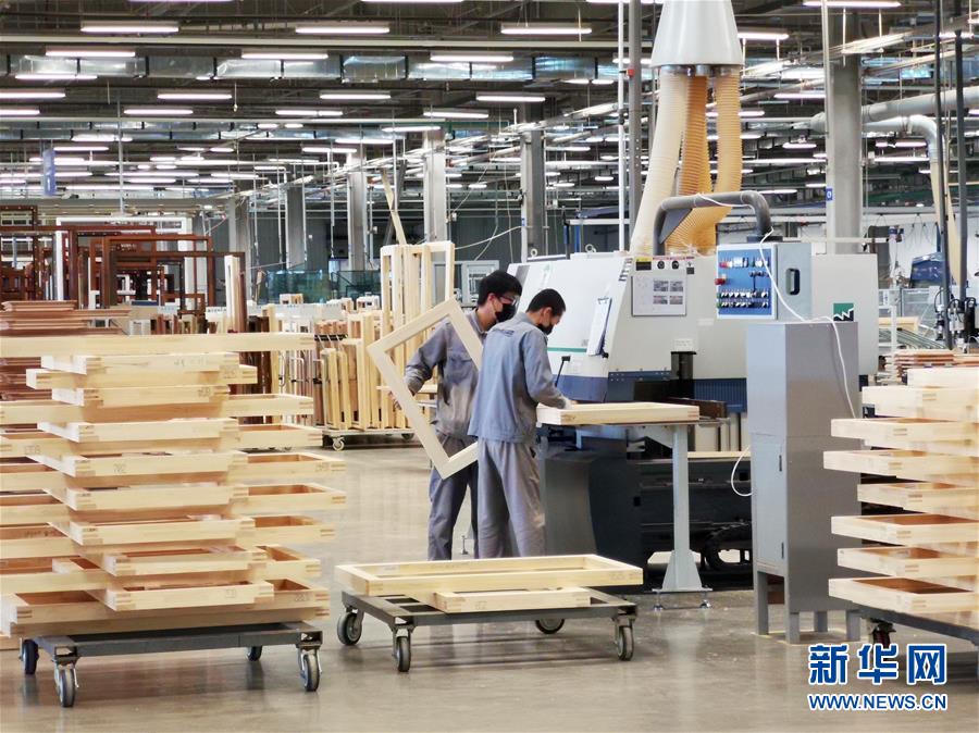 (在習近平新時代中國特色社會主義思想指引下——新時代新作為新篇章·習近平總書記關(guān)切事·圖文互動)(2)陽光總在風雨后——中小企業(yè)在疫情中迎難而上