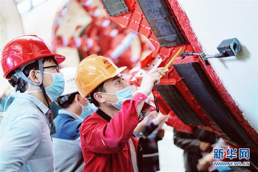 （在習(xí)近平新時(shí)代中國特色社會(huì)主義思想指引下&mdash;&mdash;新時(shí)代新作為新篇章&middot;習(xí)近平總書記關(guān)切事&middot;圖文互動(dòng)）（1）最有力的支撐，最堅(jiān)決的攀登&mdash;&mdash;記錄奮戰(zhàn)在復(fù)工復(fù)產(chǎn)一線的科技工作者