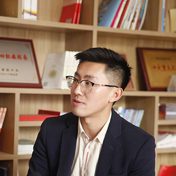 【青春的故事】&ldquo;鋼鐵人&rdquo;是怎樣煉成的？