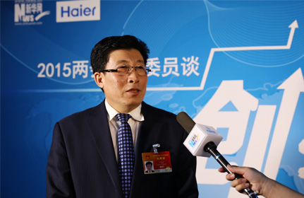 &ldquo;面對這種新型的、農(nóng)業(yè)轉(zhuǎn)型的項(xiàng)目，政府各級部門也都在研究怎么落實(shí)，還有很多細(xì)節(jié)上的問題。&rdquo;