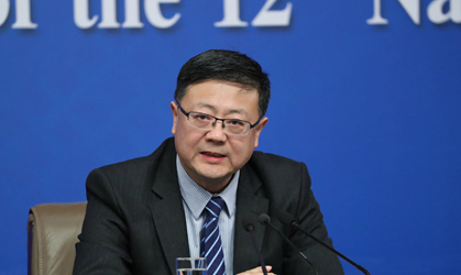 陳吉寧：當(dāng)前大氣治理的方向和舉措是對的，是有效的