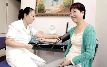 國家衛(wèi)計委相關(guān)負(fù)責(zé)人談&ldquo;家庭醫(yī)生&rdquo;問題