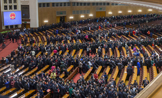 閉幕會(huì)結(jié)束后，代表離開會(huì)場(chǎng)