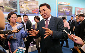 中科院院士集體參觀&ldquo;砥礪奮進(jìn)的五年&rdquo;成就展