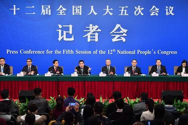 全國人大教科文衛(wèi)委主任委員柳斌杰等就&ldquo;人大監(jiān)督工作&rdquo;答記者問