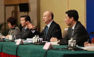 支樹平就&ldquo;質(zhì)量提升&rdquo;問(wèn)題回答記者提問(wèn)