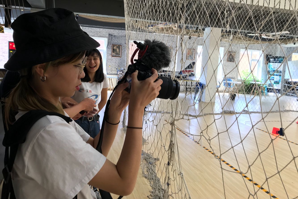 &ldquo;夢想之旅&rdquo;飛起來 臺灣青年走進新華網(wǎng)無人機培訓(xùn)學(xué)院