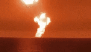 驚人！火光沖天 里海海面發(fā)生巨大爆炸