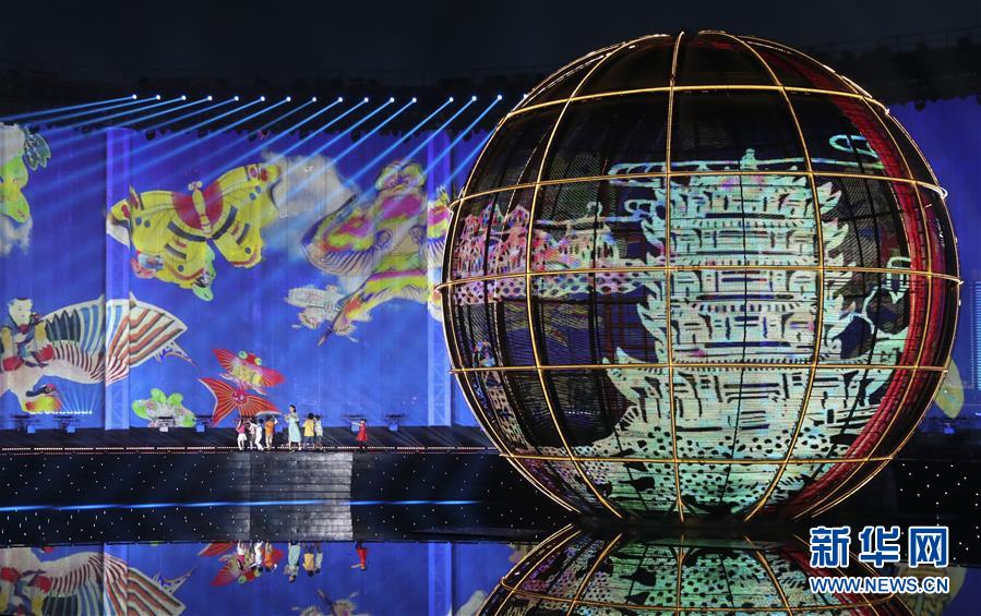 （新華全媒頭條&middot;上合青島峰會&middot;圖文互動）（3）攜手前進，開啟上合發(fā)展新征程 &mdash;&mdash;習近平主席主持上合組織青島峰會 并舉行系列活動紀實