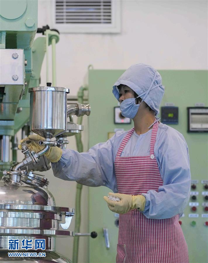 (圖文互動)“銀河”飄香進萬家——平壤化妝品廠走訪記