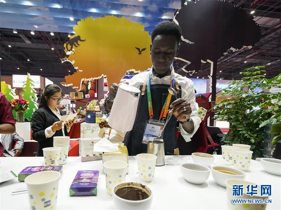 （新華全媒頭條&middot;圖文互動）（7）人間正道 浩蕩前行&mdash;&mdash;習(xí)近平主席出席首屆中國國際進口博覽會紀實