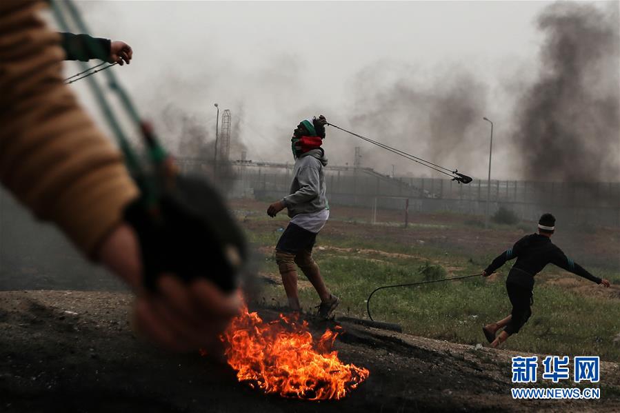 (國際)(2)巴勒斯坦紀(jì)念“回歸大游行”一周年 與以軍沖突又致2名巴人死亡