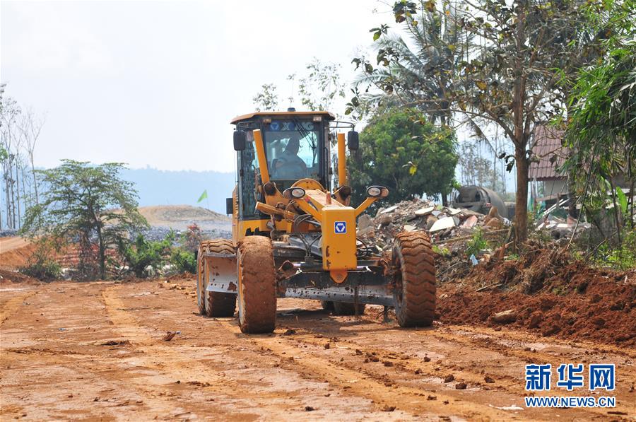 (國際·“一帶一路”高峰論壇·圖文互動)(2)老撾村民的夢想在中老鐵路上延伸