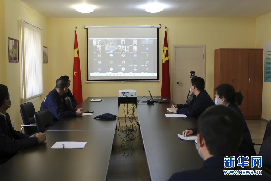 （國際疫情&middot;圖文互動）（1）&ldquo;和祖國的專家聊一聊很安心&rdquo;&mdash;&mdash;記中國援哈薩克斯坦醫(yī)療隊指導(dǎo)同胞抗疫