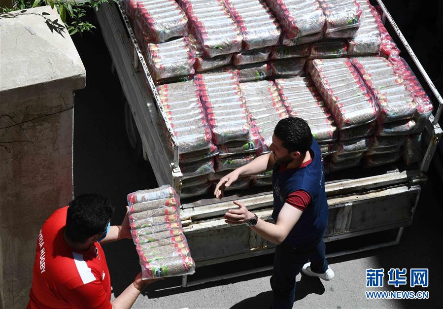 （國(guó)際疫情&middot;圖文互動(dòng)）（1）通訊：疫情中，那抹笑容最難忘&mdash;&mdash;記向困難家庭發(fā)放愛(ài)心包裹的敘利亞青年志愿者