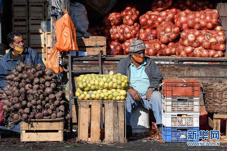 (國際疫情·圖文互動)(5)智利首都圣地亞哥因疫情嚴(yán)重將實施封城