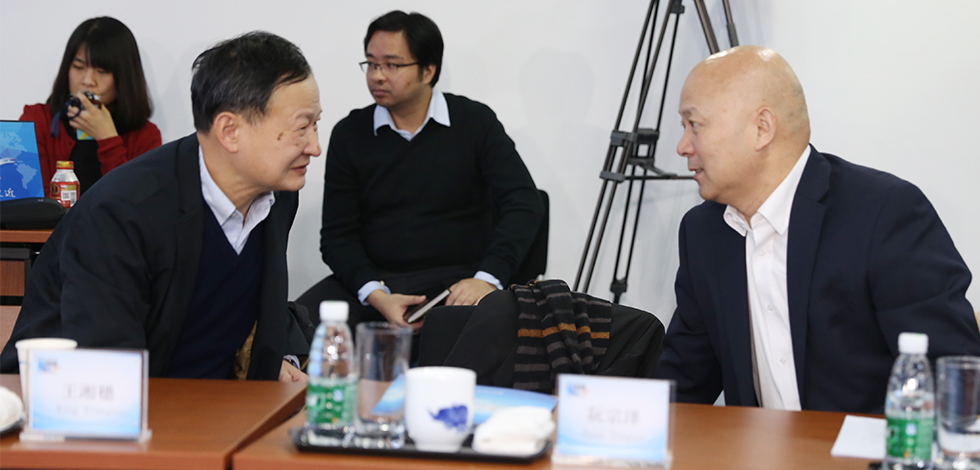 新華網(wǎng)第六屆&ldquo;縱論天下&rdquo;國(guó)際問題研討會(huì)嘉賓交流