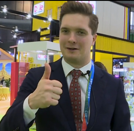 看快閃《不遠(yuǎn)萬里來看&ldquo;你&rdquo;》，聽老外點(diǎn)贊進(jìn)博會(huì)